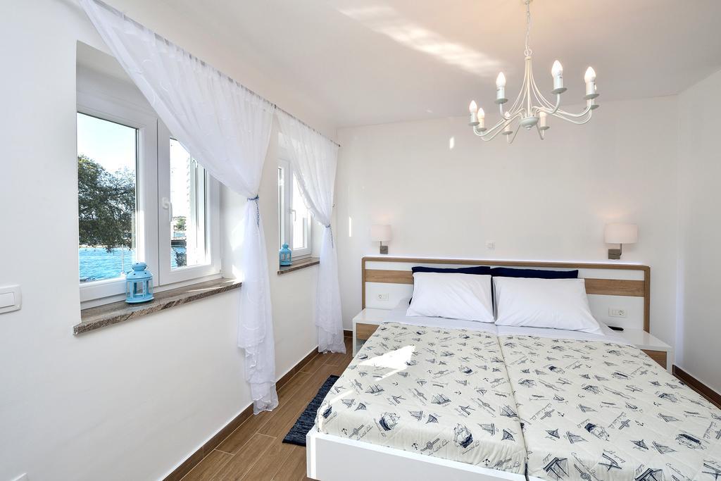 Lavender Apt. W. Balcony In Old Town Zadar Eksteriør bilde